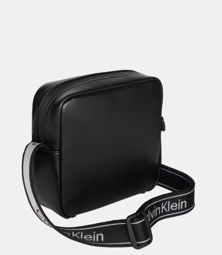 Bandolera Negra CK Grande-Calvin Klein